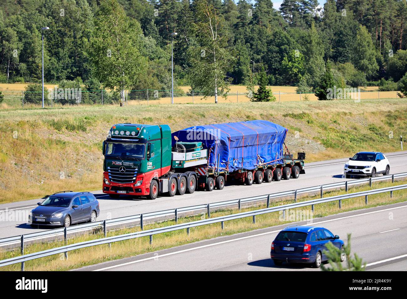 Multi axle truck hires stock photography and images Alamy