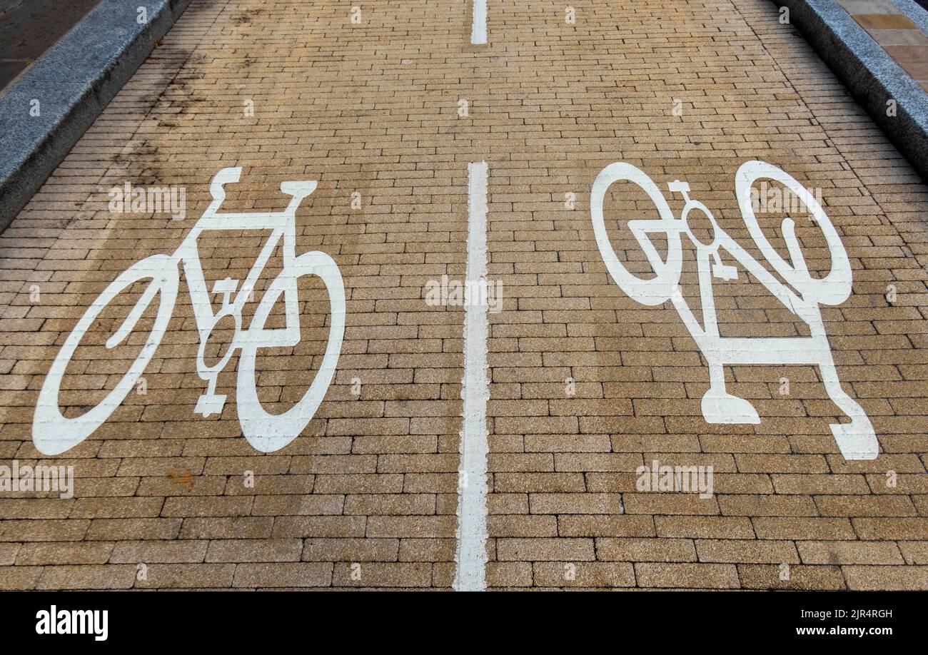 Double bicycle path on Lime Street in Liverpool Stock Photo