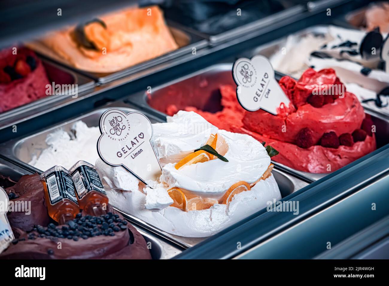 Ice cream shop window hi-res stock photography and images - Alamy