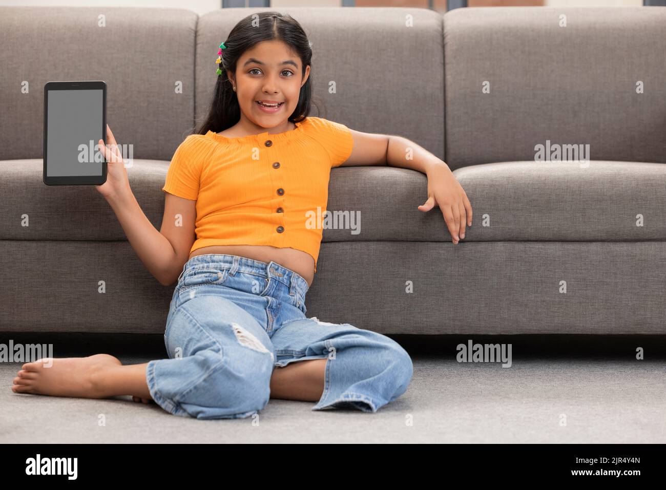 Girl showing her legs hi-res stock photography and images - Alamy