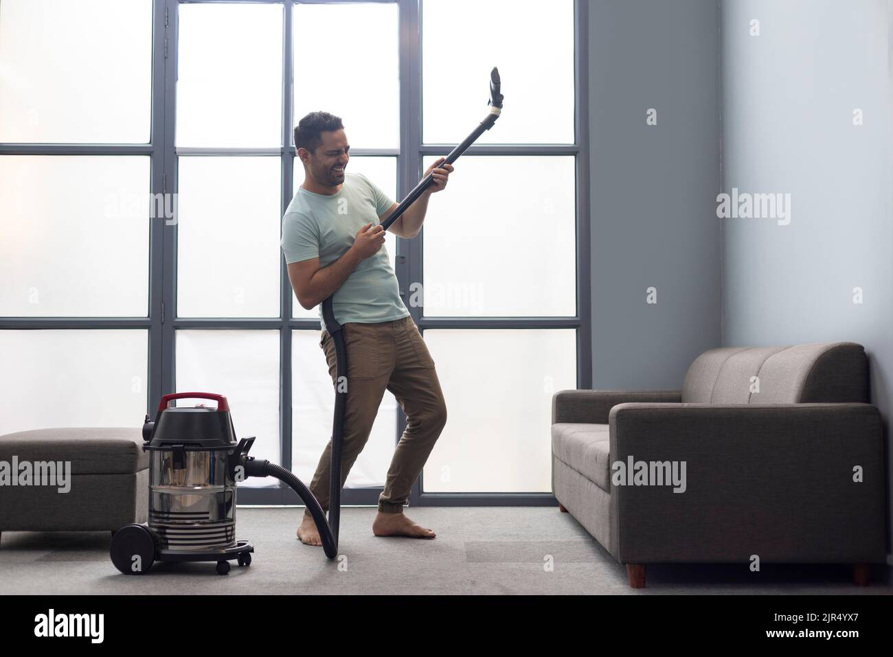 Asian house cleaner cleaning hi-res stock photography and images - Alamy