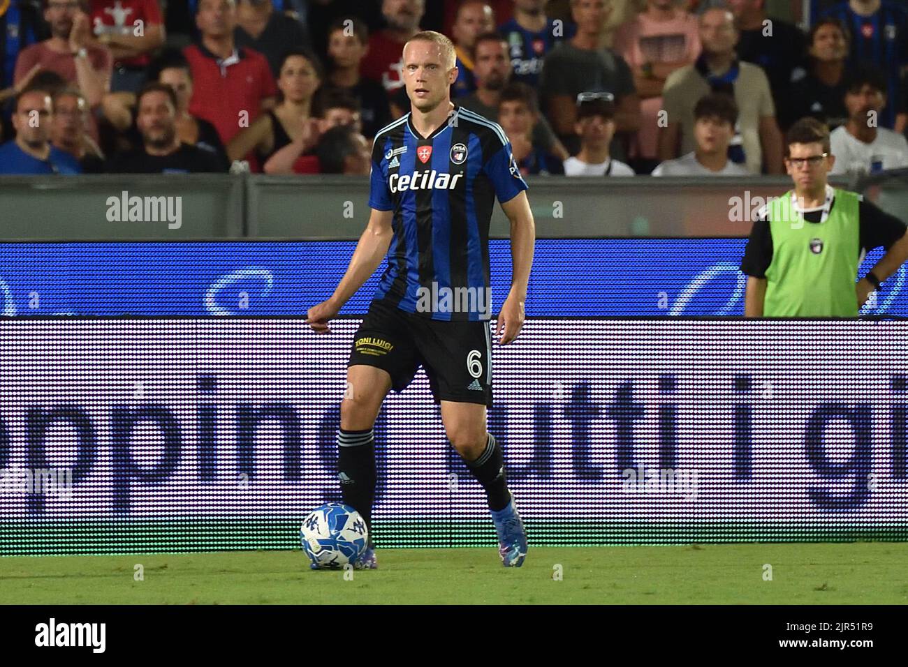 The referee Alberto Santoro during Modena FC vs SPAL, Italian soccer Serie B  match in Modena, Italy, April 22 2023 Stock Photo - Alamy