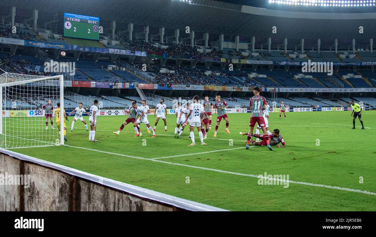 Kolata, India. 20th Aug, 2022. ATK Mohun Bagan FC ( green & Maroon ) played against Rajasthan United FC ( white) in the match no 9 for the group B, during the Durand cup football 2022 played at The Vivekananda Yuba Bharati Krirangan ( VYBK ) in Kolkata on 20-08-2022.ATK Mohun Bagan loses 2-3 to Rajasthan United (Photo by Amlan Biswas/Pacific Press) Credit: Pacific Press Media Production Corp./Alamy Live News Stock Photo