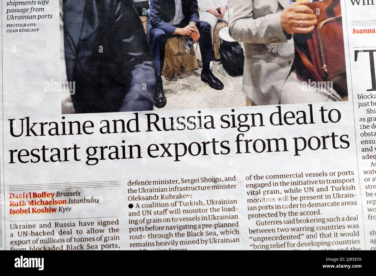 'Ukraine and Russia sign deal to restart grain exports from ports' Guardian newspaper headline food economic crisis article 23 July 2022 London UK Stock Photo
