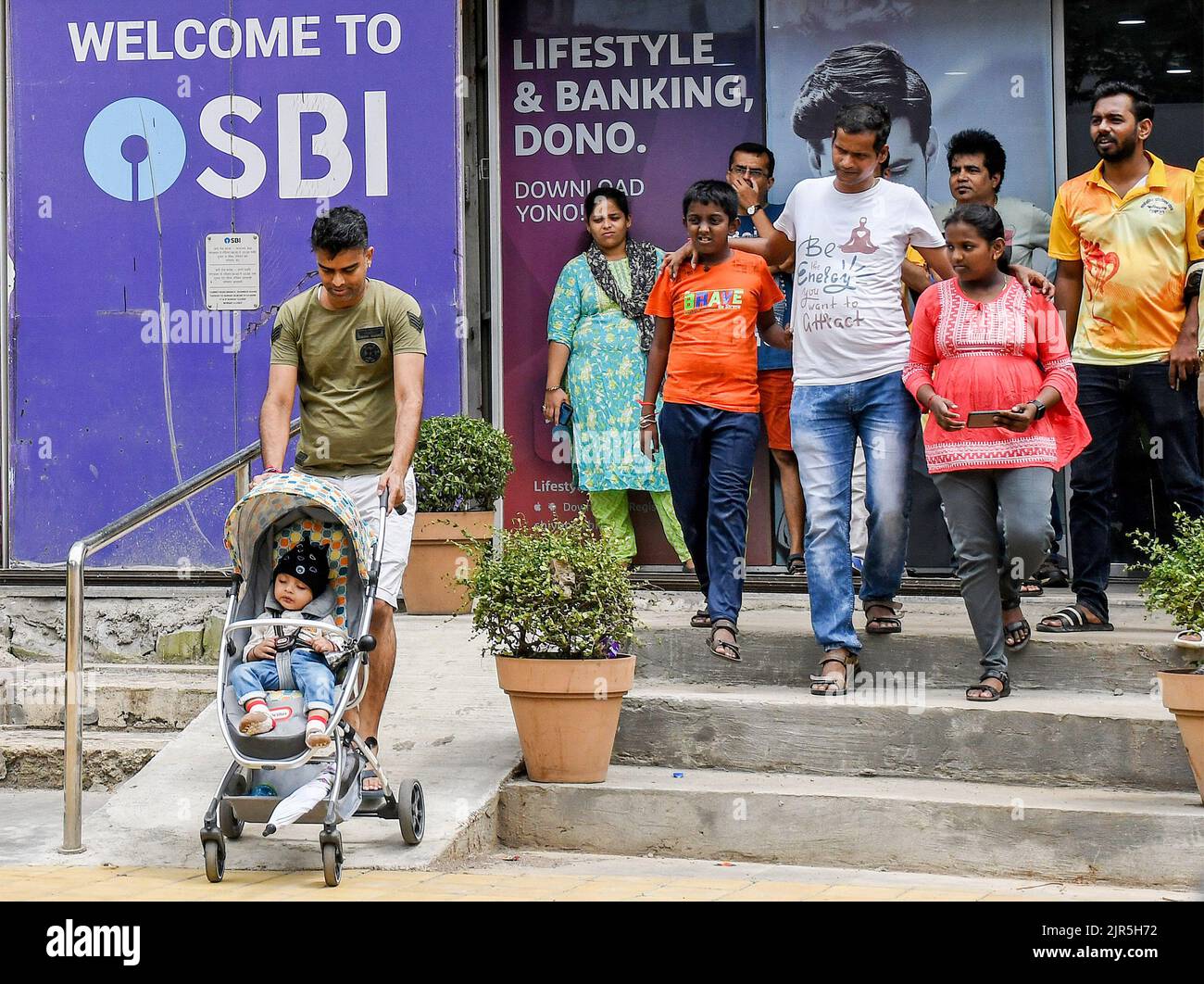 Mumbai, India. 21st Aug, 2022. People are seen outside the State Bank