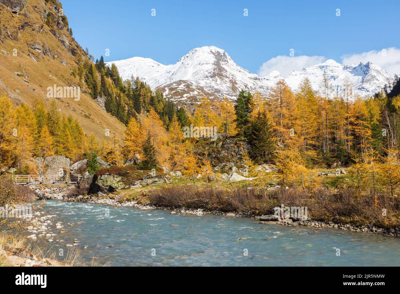 Bridge water snow mountain hi-res stock photography and images - Alamy