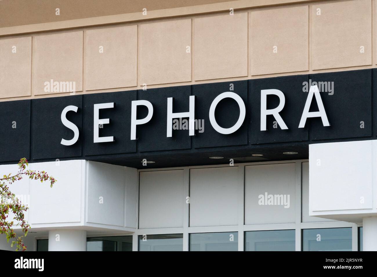 STILLWATER, MN, USA - JUNE 18, 2022 - Sephora at Kohls retail exterior sign and trademark logo. Stock Photo