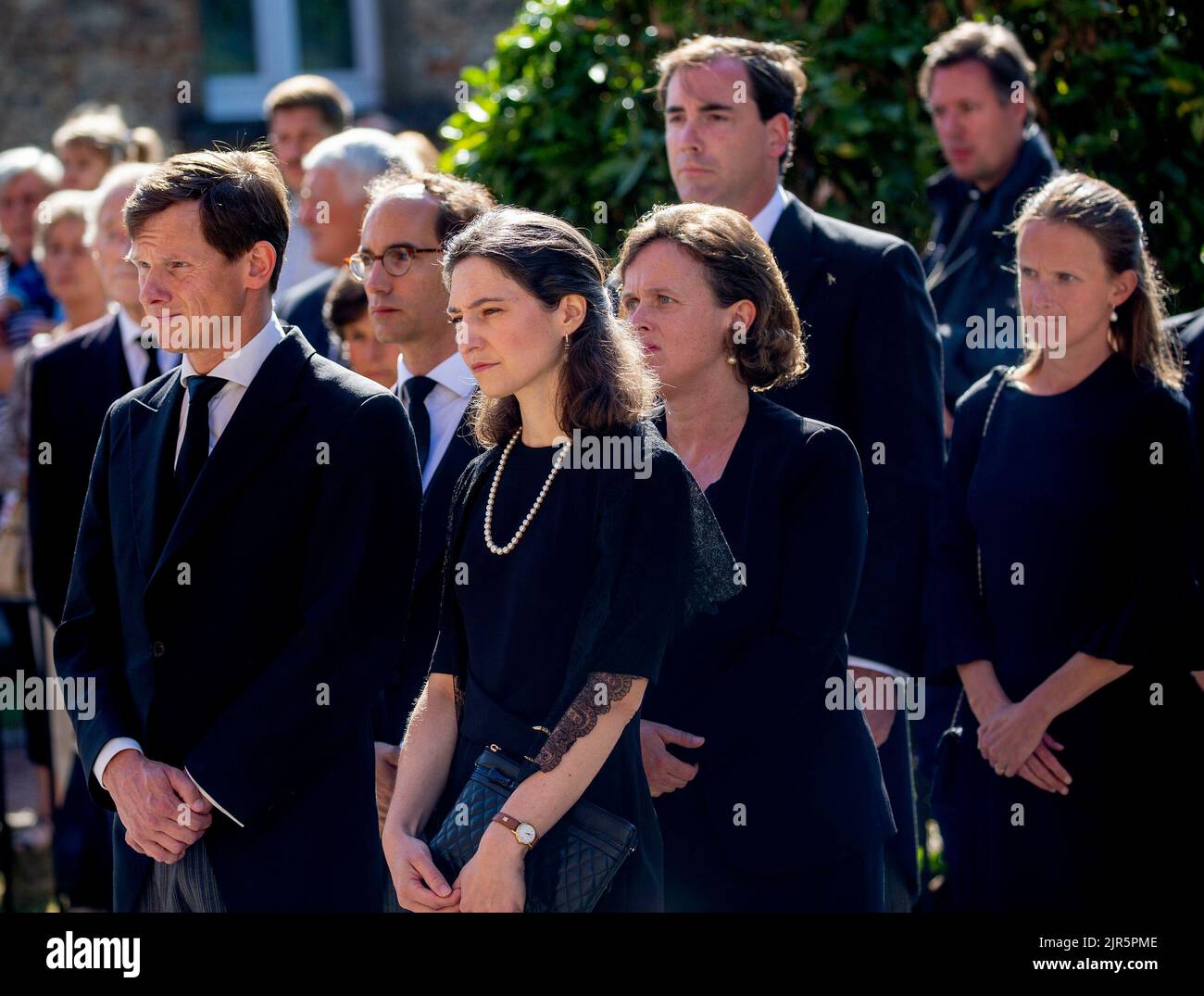 Prince Philippe and Princess Laetitia Rolin de Linge Princess Yolande de Linge and Paul Weingarten Princess Elisabeth de Ligne and Baron Baudouin Gilles de Pelichy arrive at the l eglise Saint-Pierre in Belil, on August 22, 2022, to attend the funeral of Prince Wauthier de Ligne (10-07-1952/15-08-2022), he was the First Cousin of the Grand Duke of Luxembourg Photo: Albert Nieboer/Netherlands OUT/Point de Vue OUT Stock Photo
