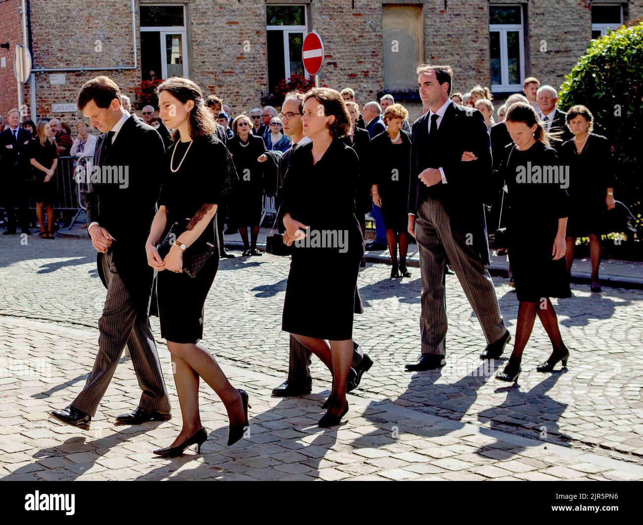 Prince Philippe and Princess Laetitia Rolin de Linge Princess Yolande de Linge and Paul Weingarten Princess Elisabeth de Ligne and Baron Baudouin Gilles de Pelichy arrive at the l eglise Saint-Pierre in Belil, on August 22, 2022, to attend the funeral of Prince Wauthier de Ligne (10-07-1952/15-08-2022), he was the First Cousin of the Grand Duke of Luxembourg Photo: Albert Nieboer/Netherlands OUT/Point de Vue OUT Stock Photo