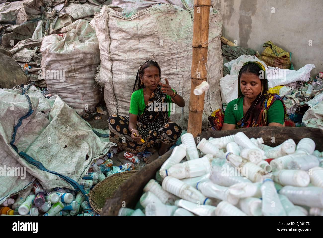 Dhaka, Dhaka, Bangladesh. 22nd Aug, 2022. Women are seen working in a