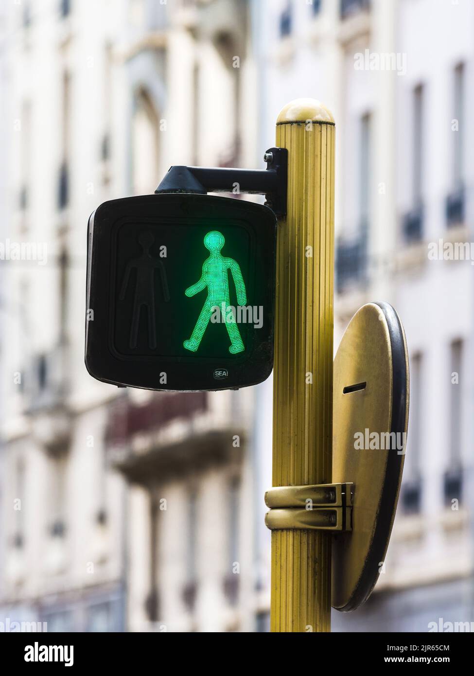 'Green figure' safe crossing indication to cross street - Limoges, Haute-Vienne (87), France. Stock Photo