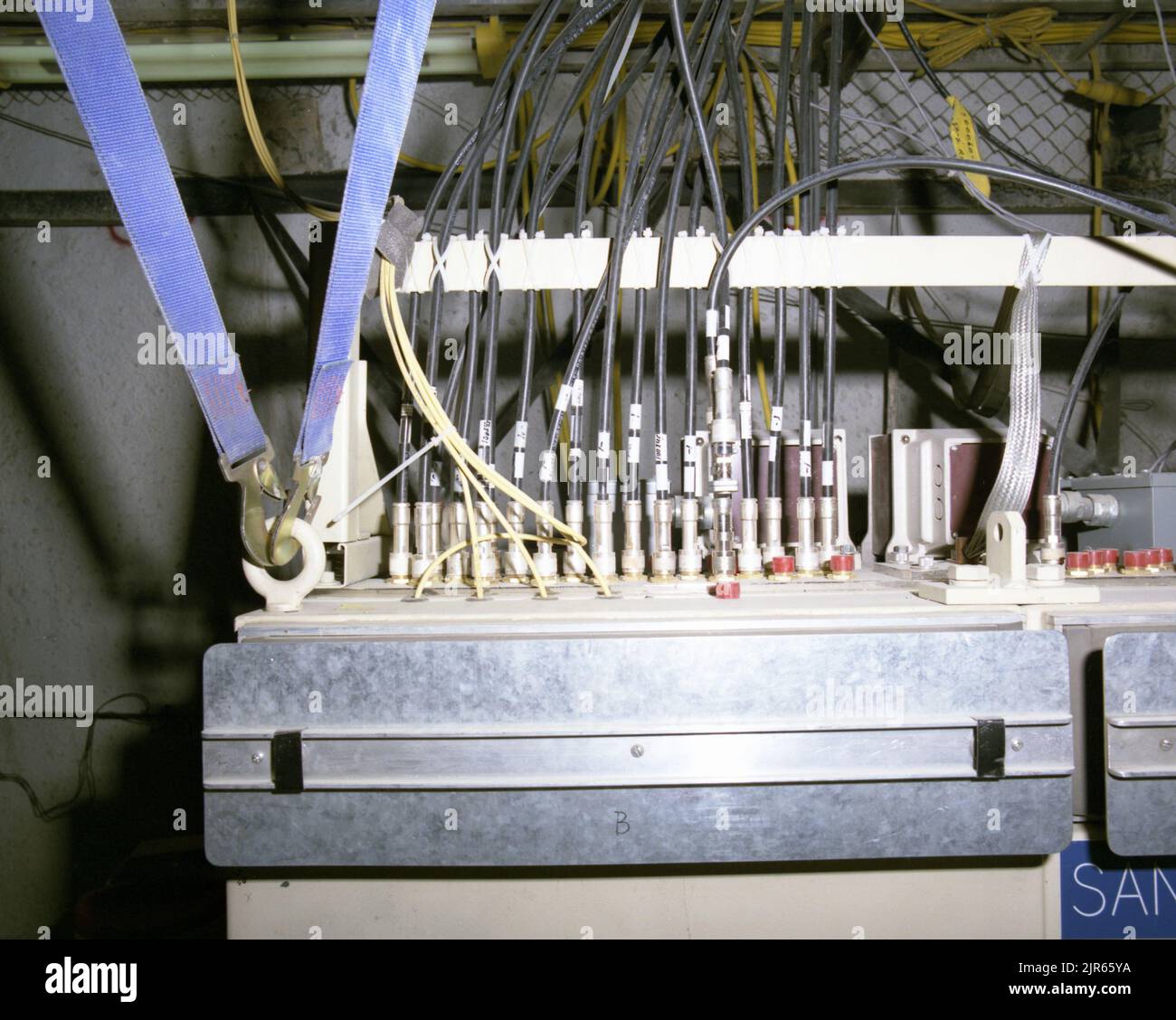 Optimice Rack Tunnel Optical fiber handling hi-res stock photography and images - Alamy