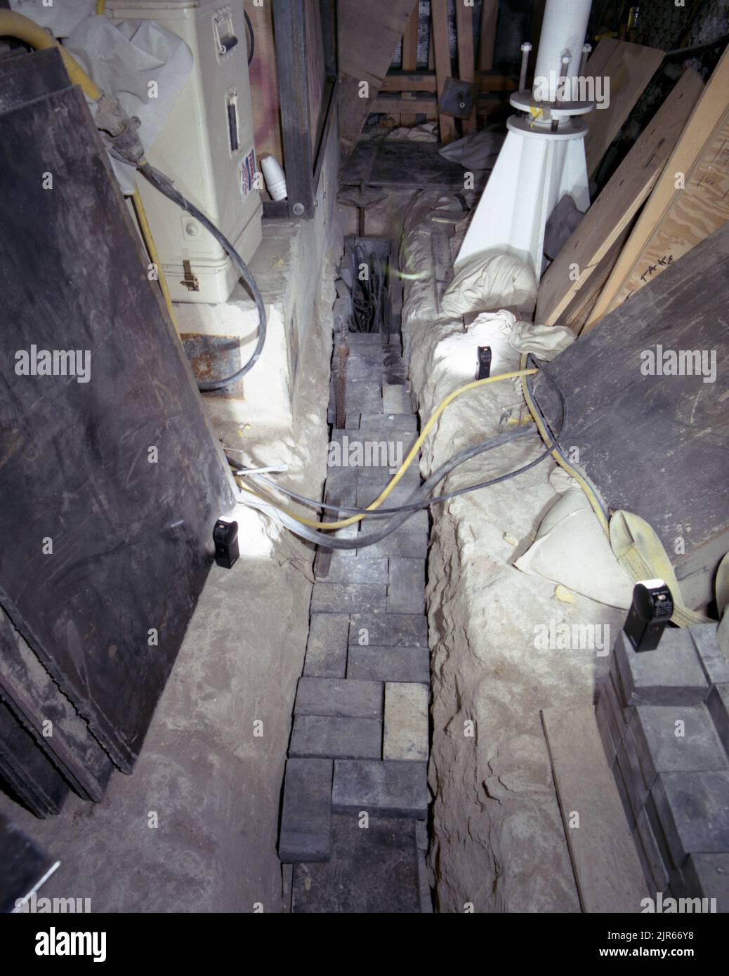 A900490 U12N MINERAL QUARRY STUBS CABLE TRAY JERRY CHAEL (Project