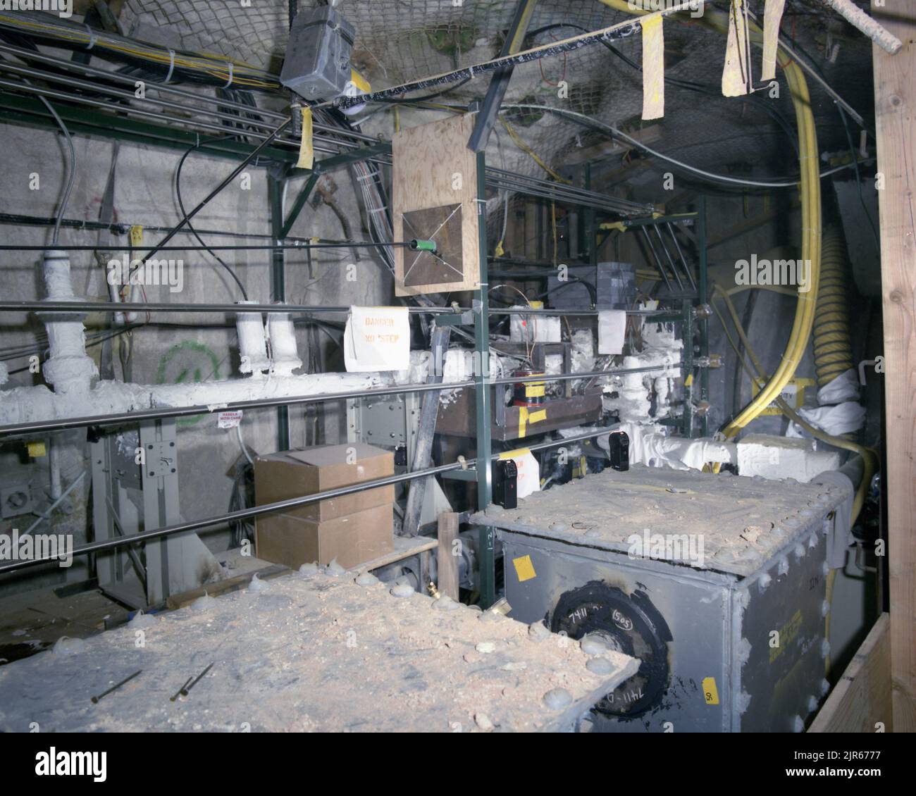 A900396 U12N MINERAL QUARRY FRONTEND EXPERIMENT BRETT BEDEAUX (Project