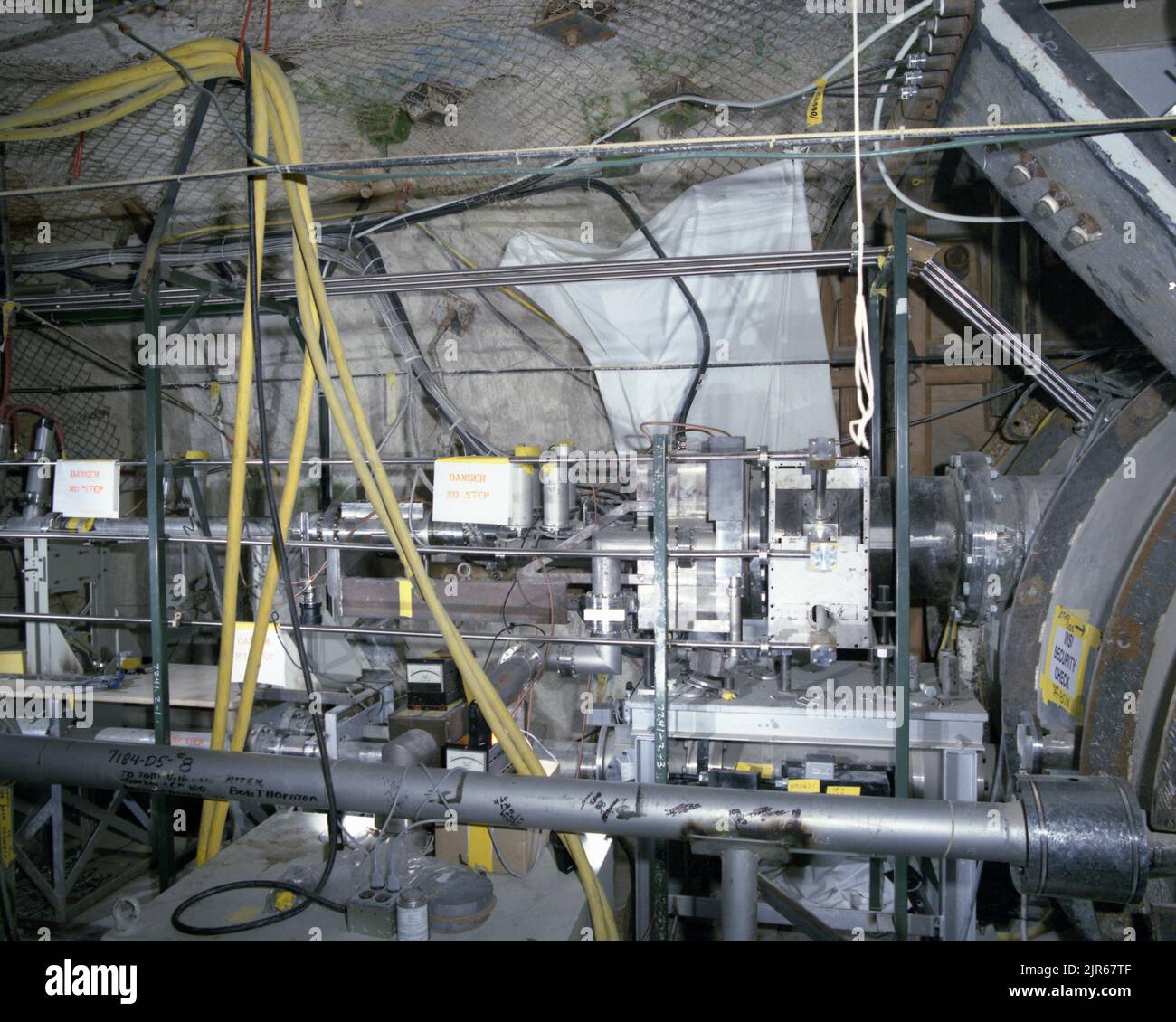 A900299 U12N MINERAL QUARRY FRONTEND EXPERIMENTS JOHN SCHWARZ (Project