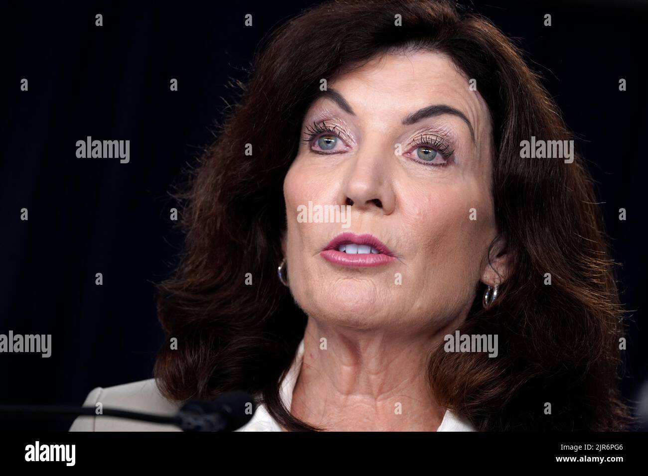 New York City, USA. 22nd Aug, 2022. New York State Governor Kathy Hochul speaks during a health department press briefing in Midtown on August 22, 2022 in New York City, USA. Governor Hochul reiterated COVID-19 Federal CDC guidelines for schools while the NYS Health commissioner outlined necessary steps to combatting Monkeypox and the resurgence of Polio. New York State Governor Kathy Hochul ( Photo by John Lamparski/Sipa USA) Credit: Sipa USA/Alamy Live News Stock Photo