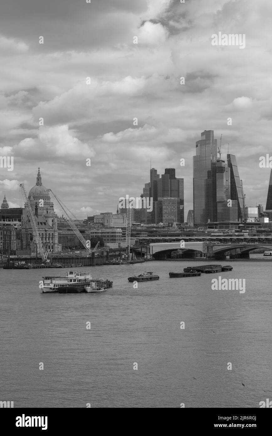 Thames photographs Black and White Stock Photos & Images - Alamy