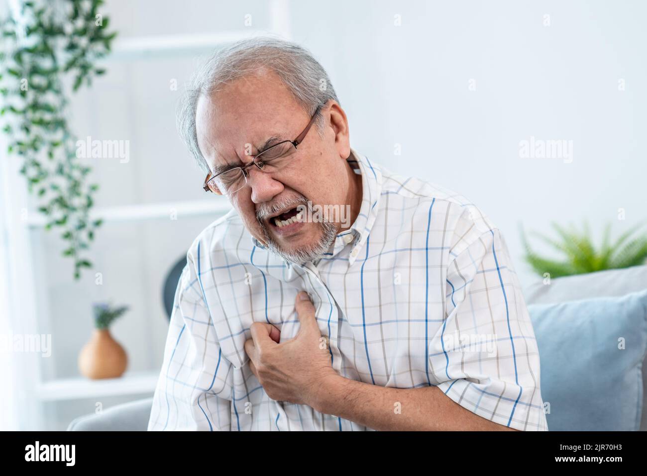 Hospice patient chest hires stock photography and images Alamy
