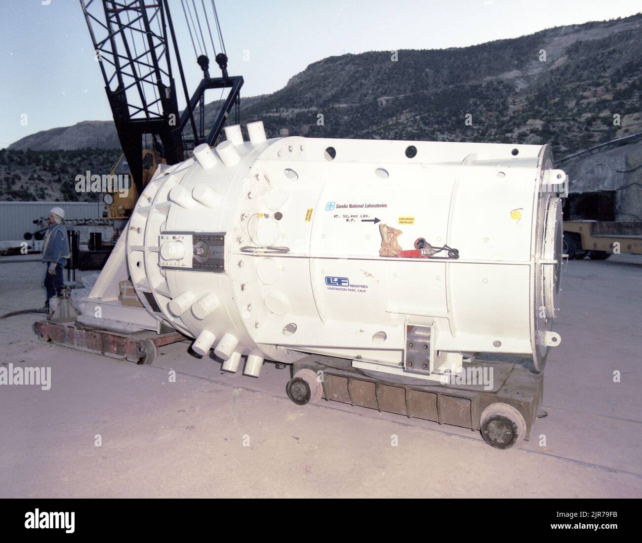 Loading and unloading processes hi-res stock photography and images - Alamy