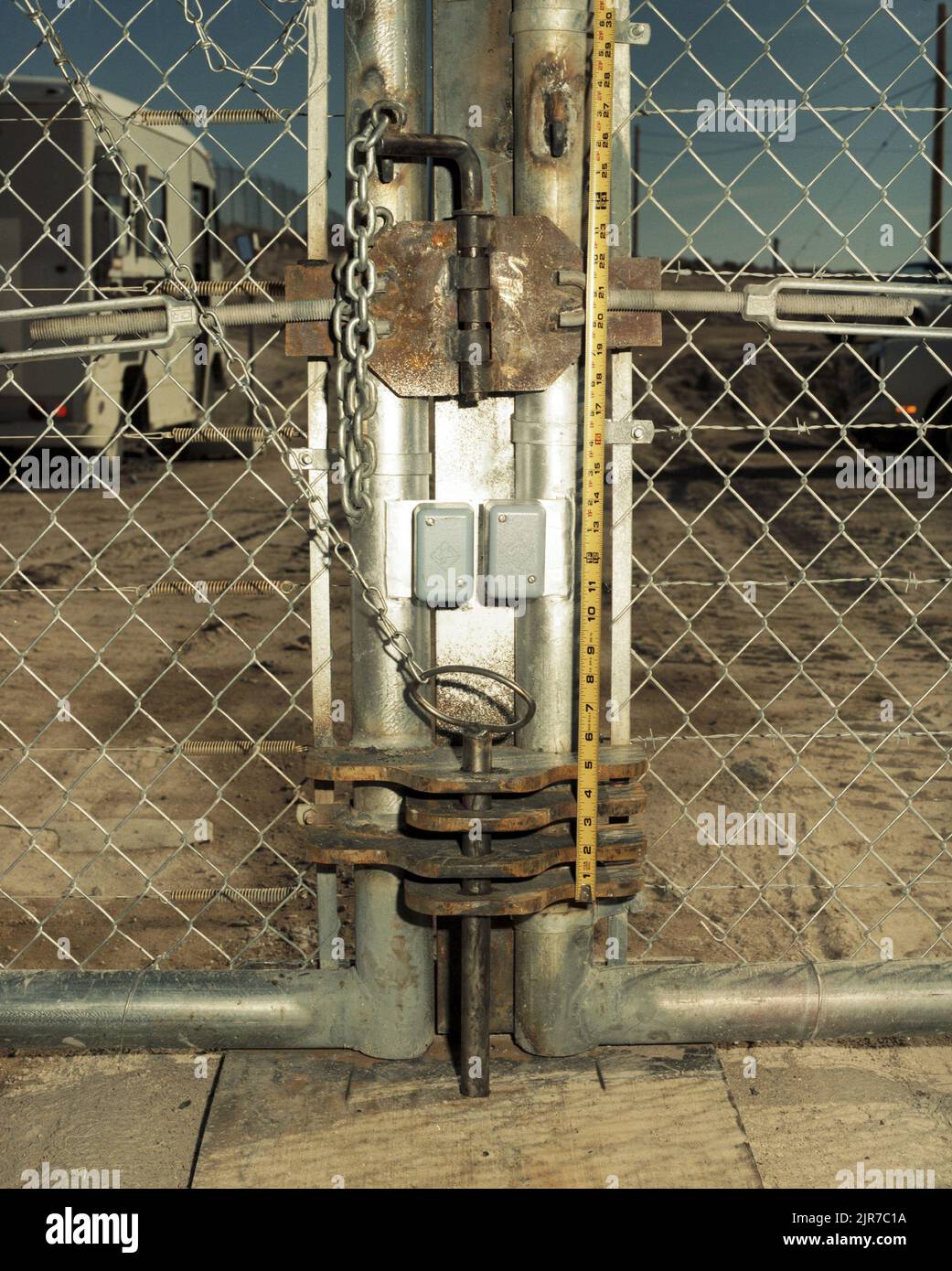 Chain link gate with barbed wire hi-res stock photography and images - Page  2 - Alamy