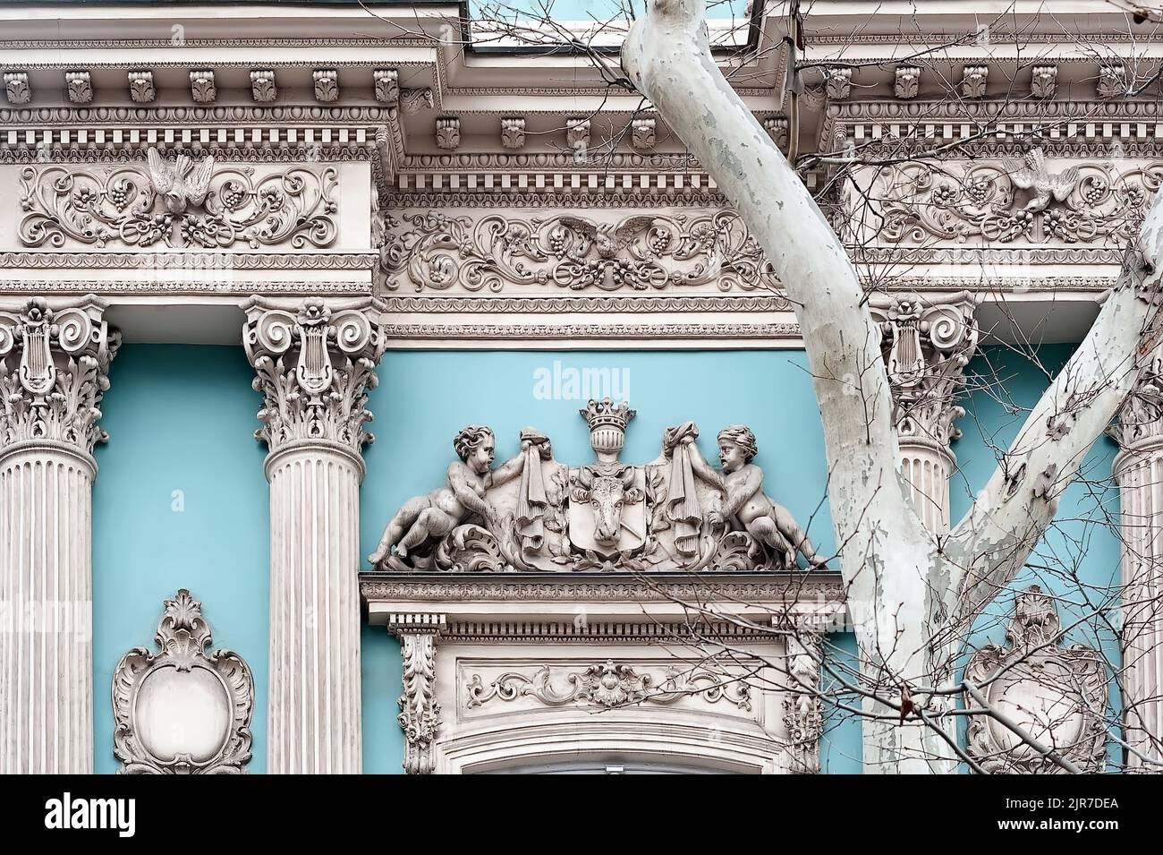 The architectural element of bay window of Eastern and Western art