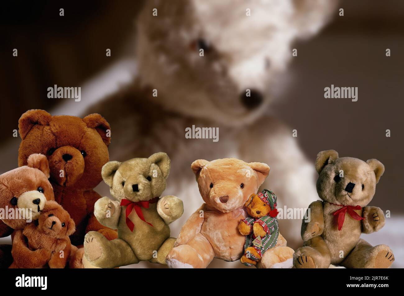 Vintage teddy bears hi-res stock photography and images - Alamy