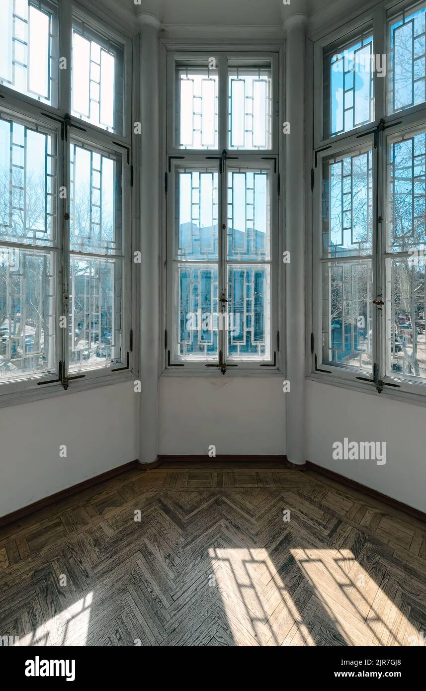 Sunny bay window hi-res stock photography and images - Alamy