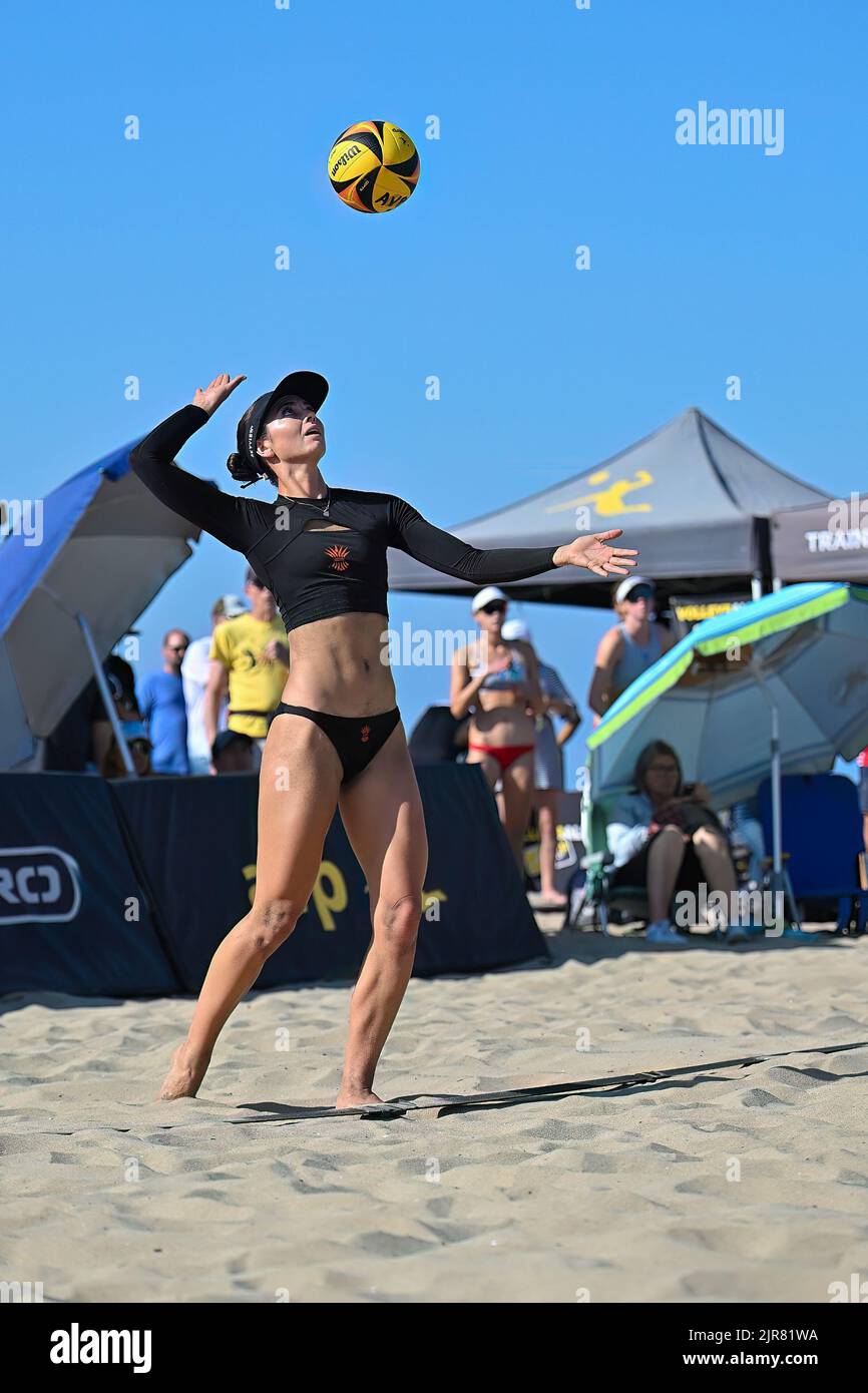 August 19, 2022: Zana Muno serves during day one of the AVP Manhattan Beach Open at Manhattan Beach Pier in Manhattan Beach, California. Justin Fine/CSM Stock Photo