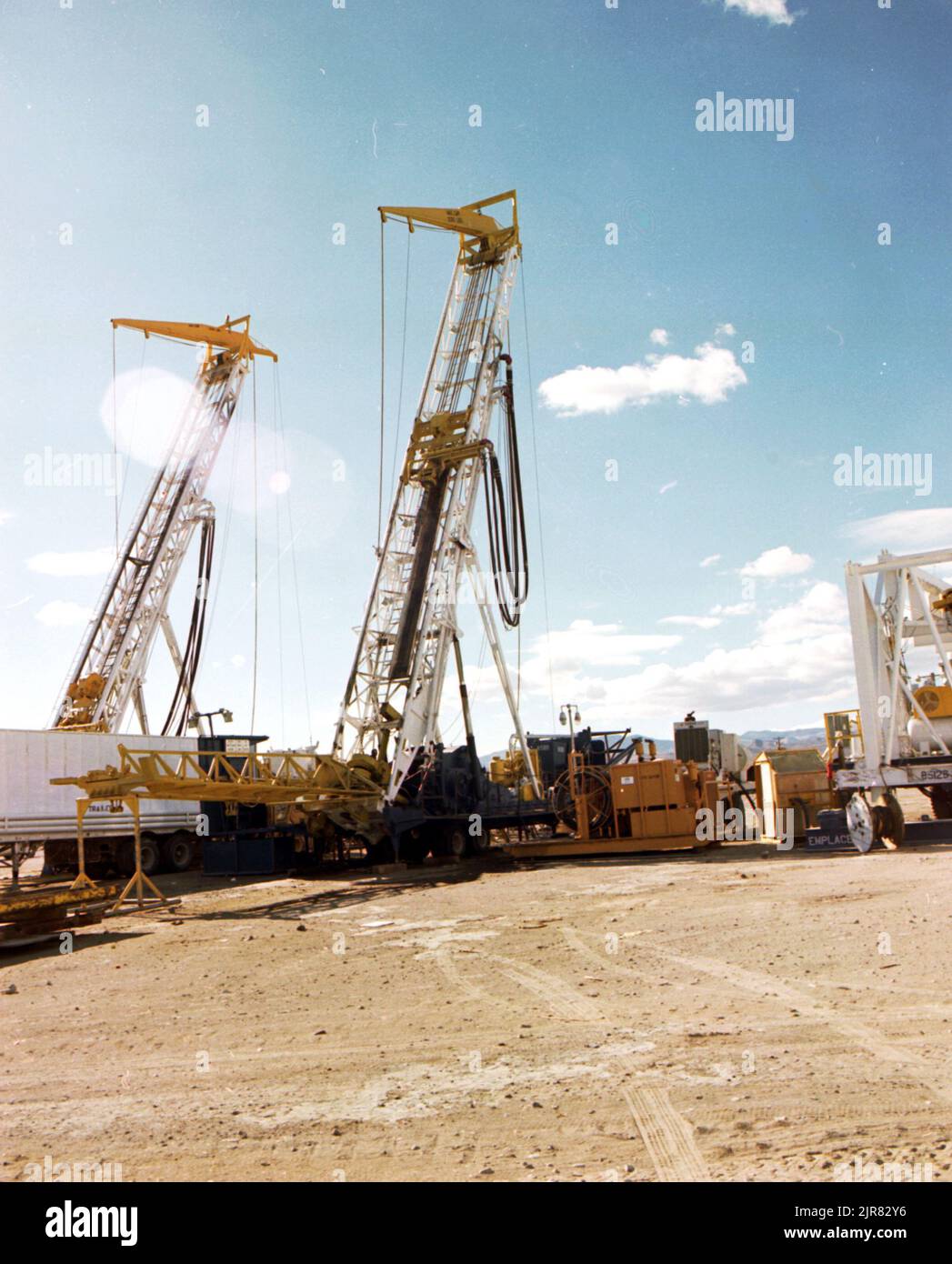 Nuclear Test Camera Rig A810127 DRILL RIGS DRILL RIGS J. BARTLETT (Project Engineer) JAN 13 81 ...