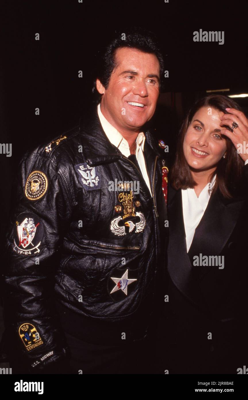 Wayne Newton and Marla Heasley at the 1990 NATO/ShoWest Convention on February 8, 1990 at Bally's Hotel and Casino in Las Vegas, Nevada. February 08, 1990 Credit: Ralph Dominguez/MediaPunch Stock Photo