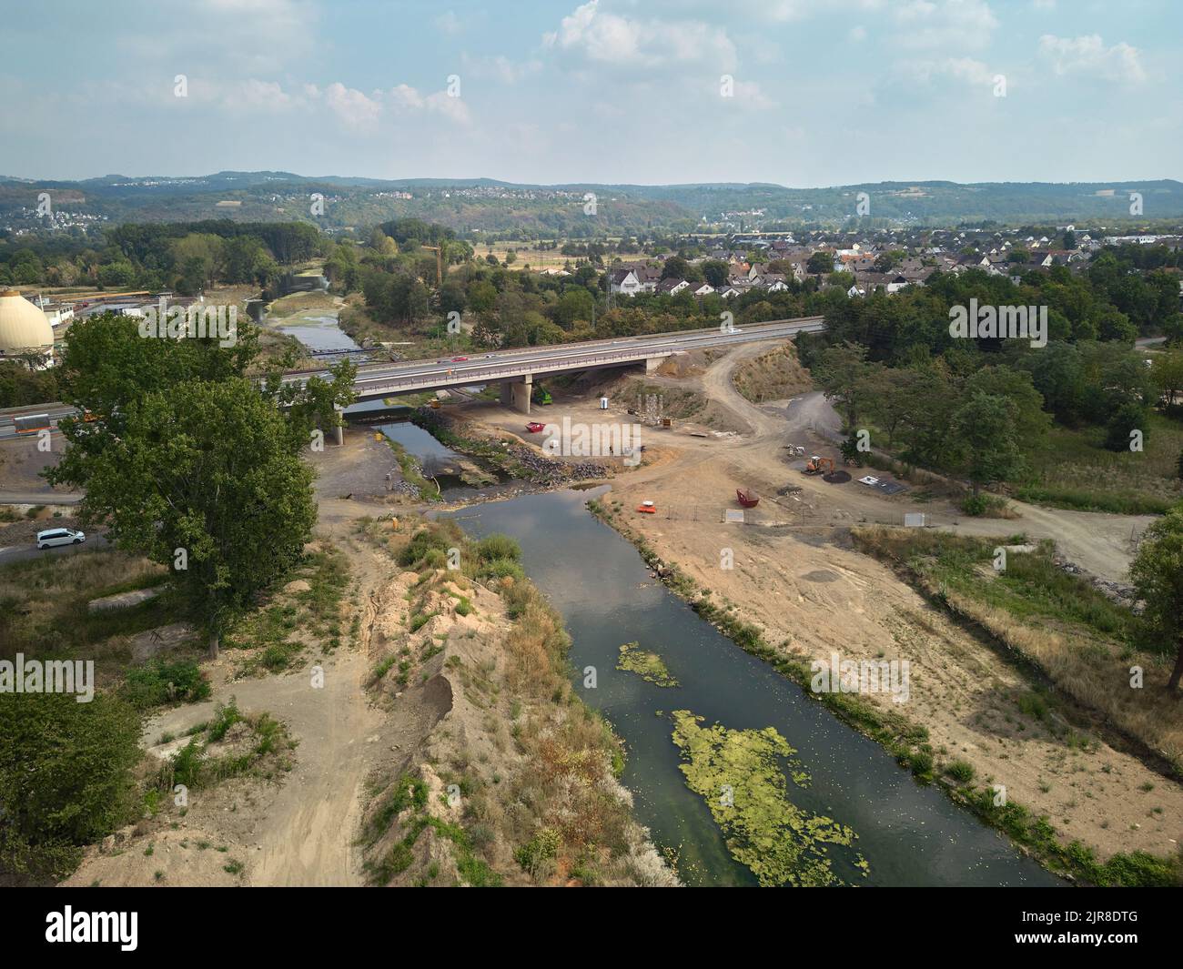 Sinzig, Germany. 19th Aug, 2022. The Ahr bridge on federal highway 9 in Sinzig, which was badly damaged during the floods in the summer of 2021, is to be fully reopened to traffic in September. The flood had washed out a pier foundation, the structure in the direction of Koblenz collapsed. (to dpa-Korr 'Dilapidated bridges slow down traffic - more Rhine bridges wanted') Credit: Thomas Frey/dpa/Alamy Live News Stock Photo