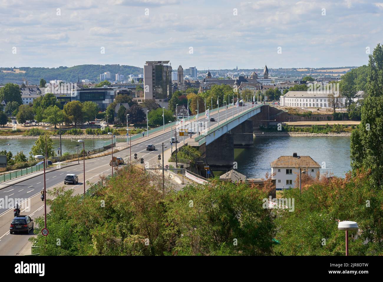 Koblenz, Germany. 21st Aug, 2022. The Pfaffendorfer Bridge in Koblenz, where around 40,000 vehicles cross the Rhine every day. The construction costs are estimated at around 149 million euros over a construction period of five years. (to dpa 'Dilapidated bridges slow down traffic - more Rhine bridges wanted') Credit: Thomas Frey/dpa/Alamy Live News Stock Photo