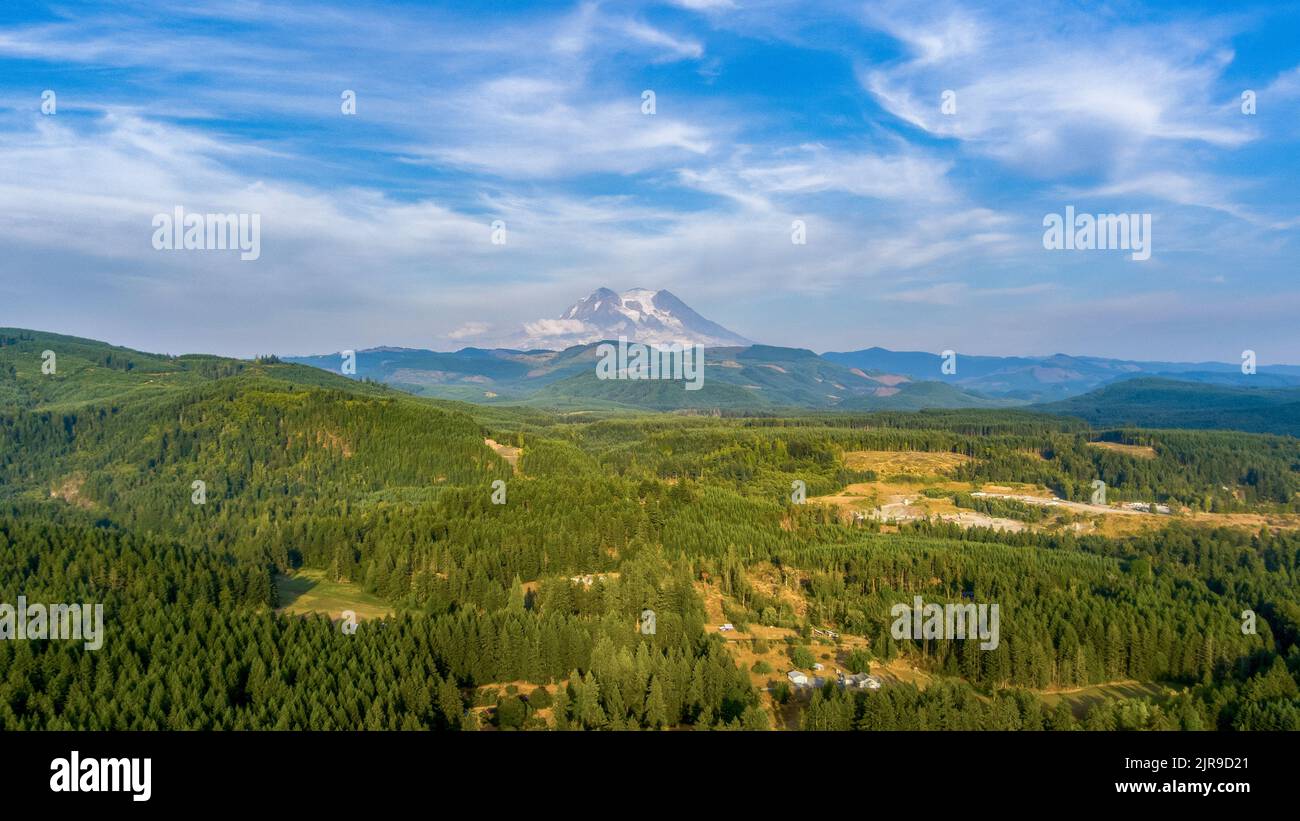 Mount Rainier on the horizon at Eatonville, Washington Stock Photo Alamy