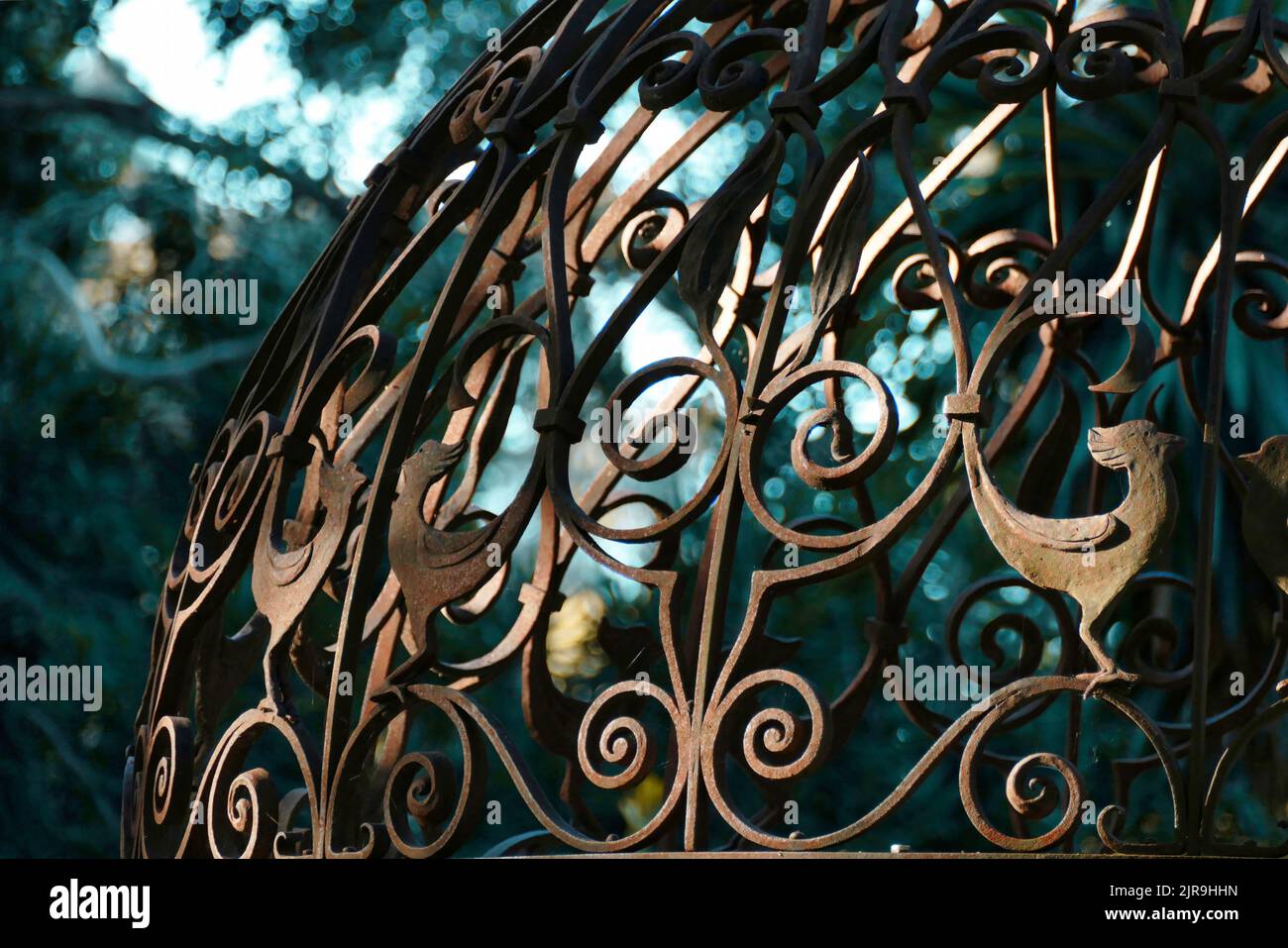Green metallic bars hi-res stock photography and images - Alamy