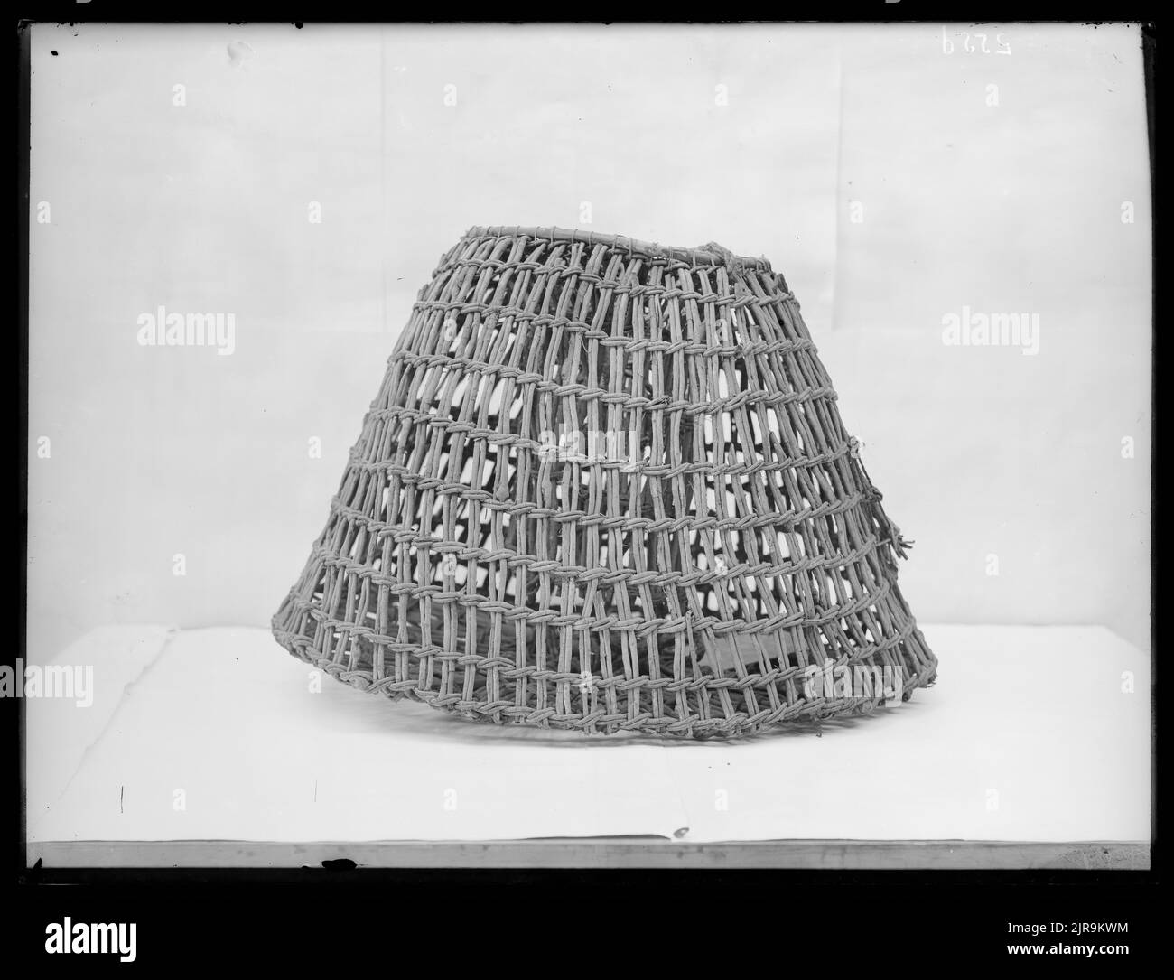 Cook Islands lobster pot (Rarotonga), circa 1891, by Francis Ernest