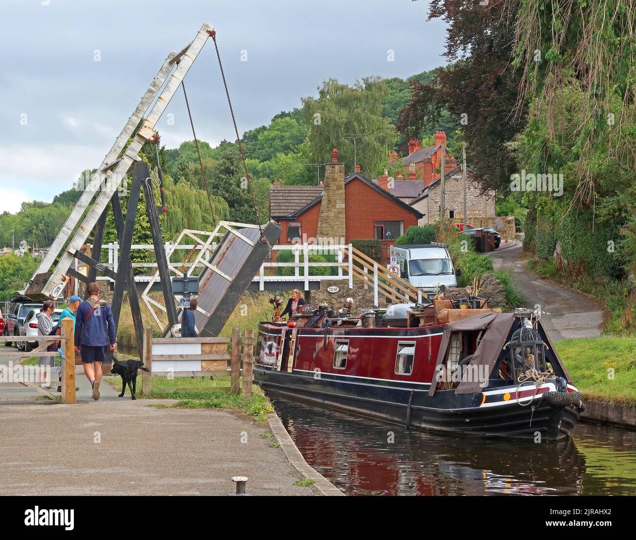 The Frederick William CR 47756 traditional barge at open Bascule bridge, Vale of Llangollen, Trevor, Llangollen, Wales, UK, LL20 7TP Stock Photo