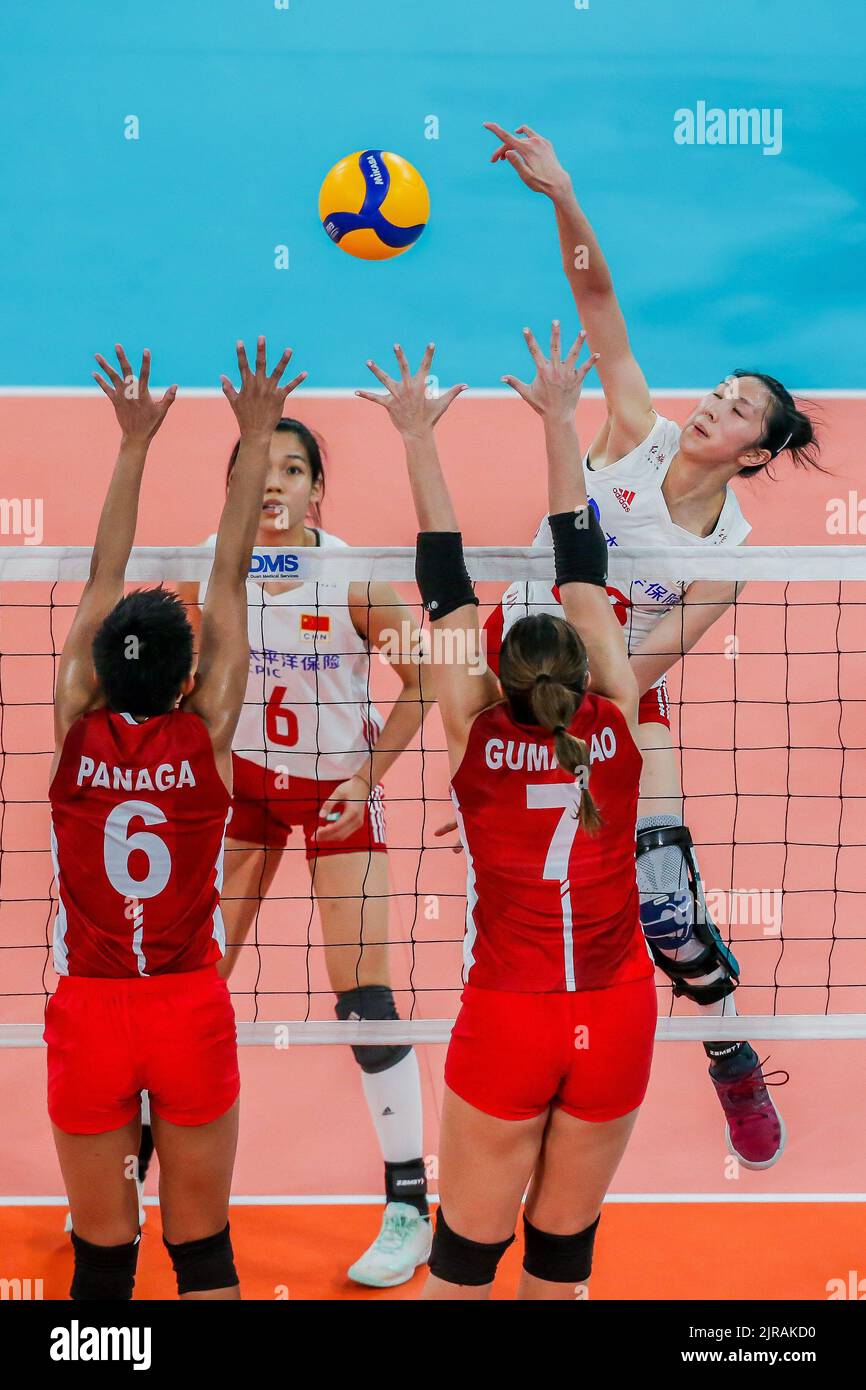 Pasig City, Philippines. 23rd Aug, 2022. Wu Mengjie (1st R) of China ...