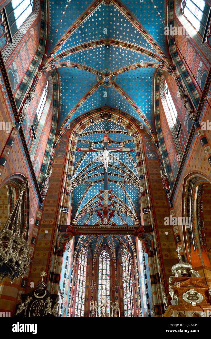 St marys basilica krakow high altar hi-res stock photography and images ...