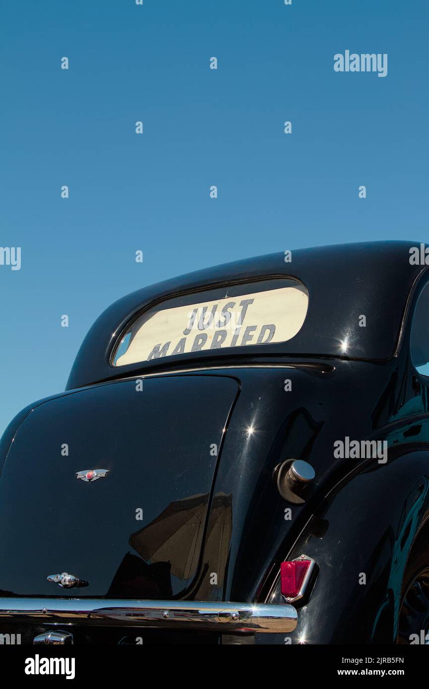 Rear Of A 1947 Morris 8 Series E With Canvas Just Married Sign In The Back Window, England UK Stock Photo