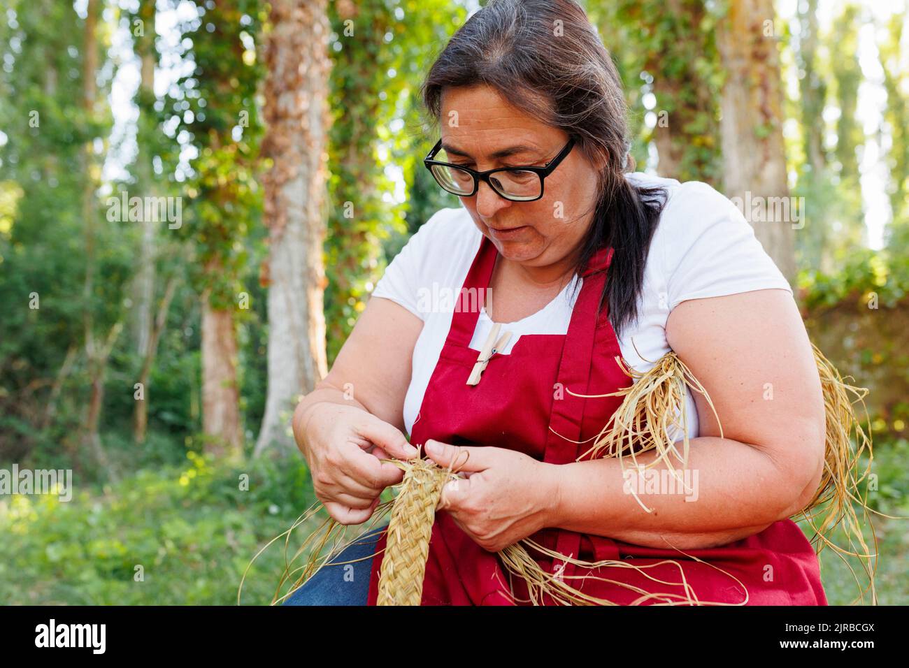 Making Grass Rope Rope garden hi-res stock photography and images - Alamy