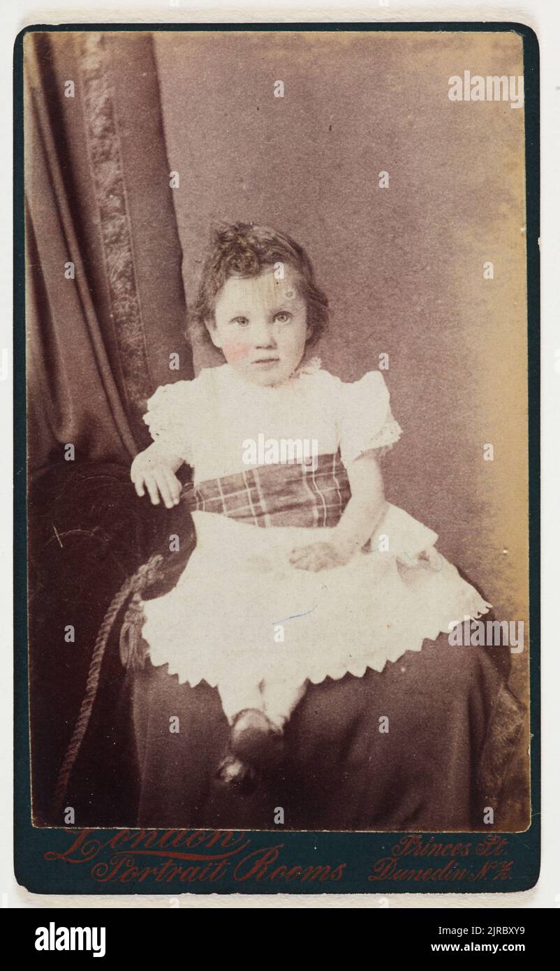 Young girl, 1880s, Dunedin, by London Portrait Rooms (Dunedin). Stock Photo