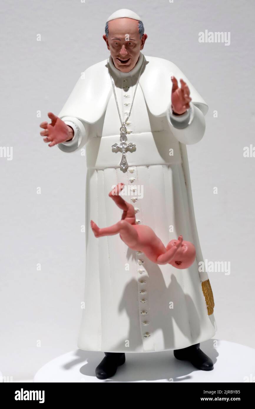 Mexico City, Mexico. 22nd Aug, 2022. Sculpture detail of Pope Francis of the Chilean artist Pablo Maire, before the exhibition 'Chao Tradicion Catholic hierarchy' at the Aguafuerte Gallery. (Credit Image: © Luis Barron/eyepix via ZUMA Press Wire) (Credit Image: © Luis Barron/eyepix via ZUMA Press Wire) Stock Photo