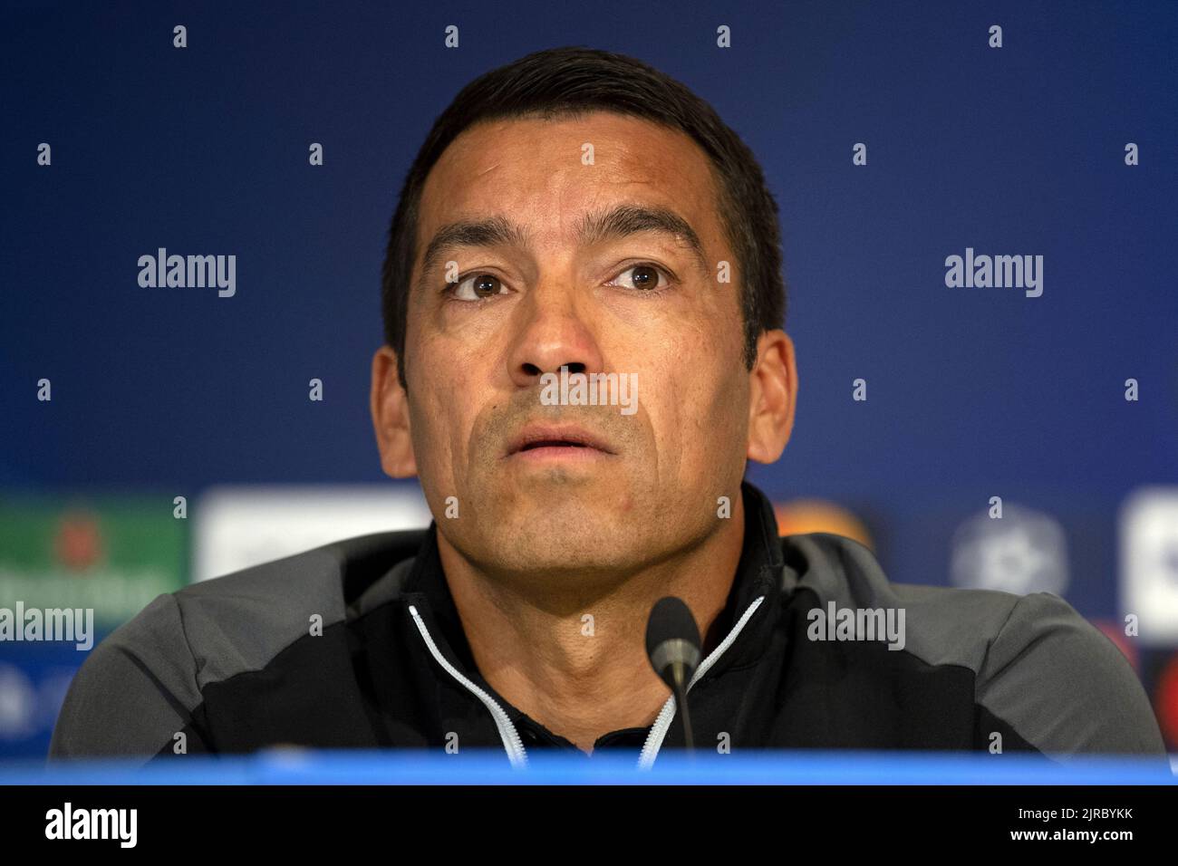 2022-08-23 18:21:15 23-08-2022. Rangers FC trainer Giovanni van Bronckhorst addresses the press in Eindhoven, the Netherlands, in the run-up to the match against PSV. PSV and Rangers compete in Eindhoven for a place in the group stage of the Champions League. ANP OLAF KRAAK netherlands out - belgium out Stock Photo
