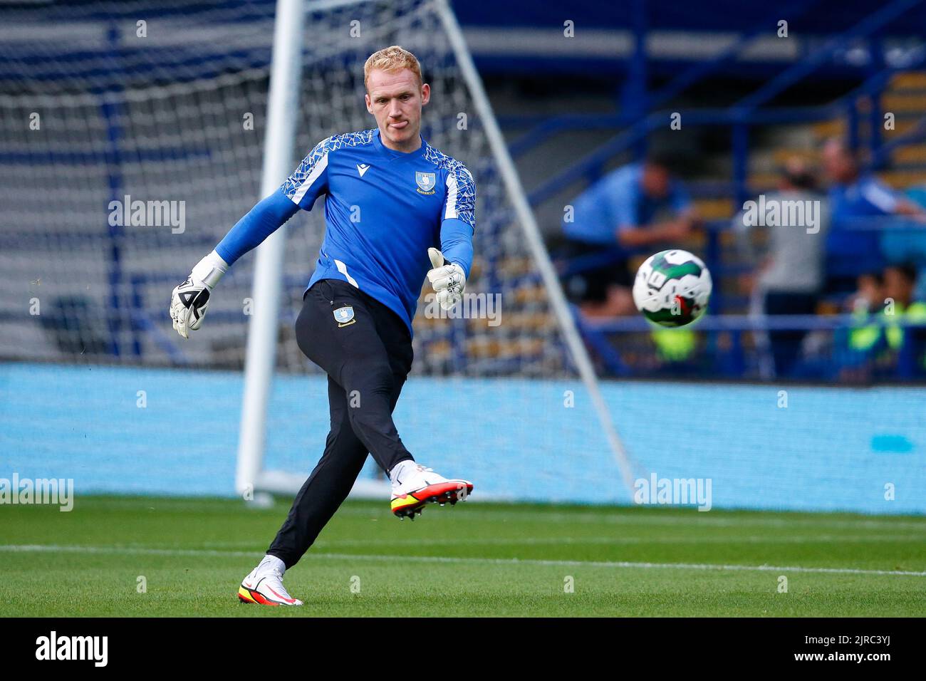 Sheffield, UK. 23rd Aug, 2022. Cameron Dawson #25 of Sheffield Wednesday warms up before the game in Sheffield, United Kingdom on 8/23/2022. (Photo by Ben Early/News Images/Sipa USA) Credit: Sipa USA/Alamy Live News Stock Photo