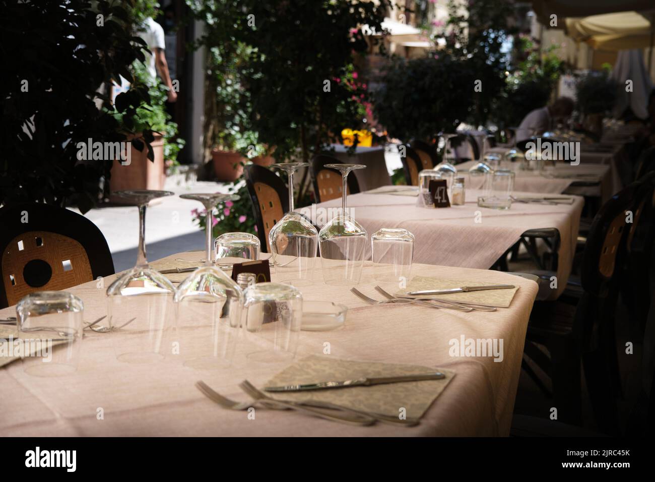 Tables set meal fork hi-res stock photography and images - Alamy