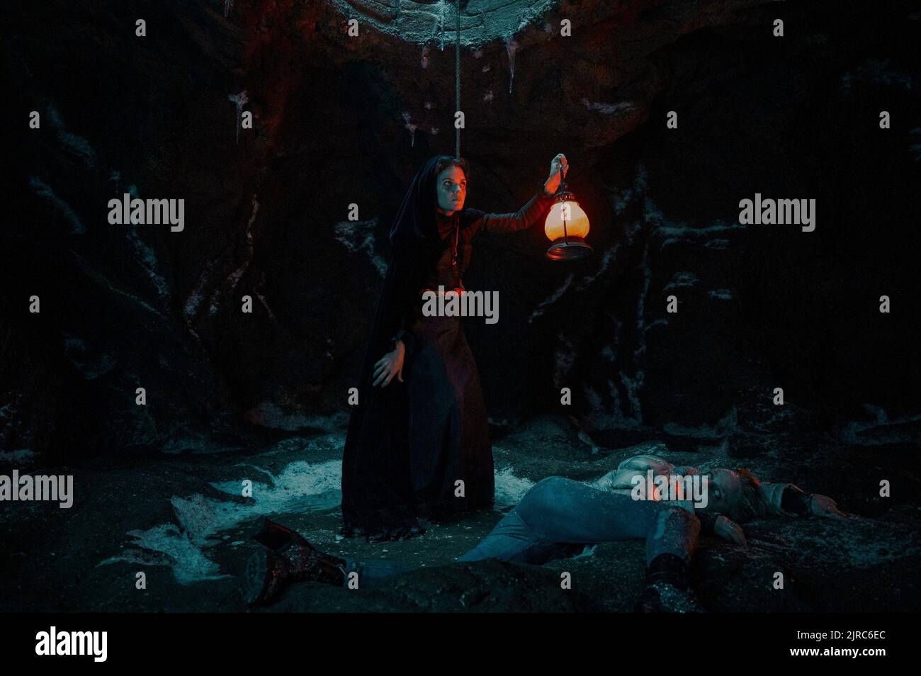 LOCKE & KEY, (aka LOCKE AND KEY), Diana Bentley, The Snow Globe