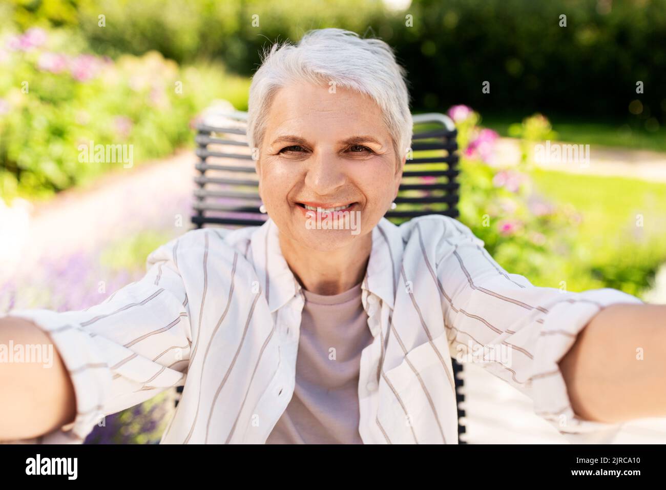Senior woman taking selfie hi-res stock photography and images - Alamy