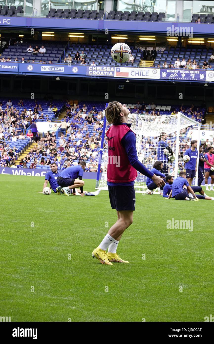 Fulham, London, UK. 23rd Aug, 2022. Chelsea Football Club first team players train at their home ground, Stamford Bridge, in front of fans at an 'Open Day training' session. Connor Gallagher doing 'keepie uppies' Credit: Motofoto/Alamy Live News Stock Photo