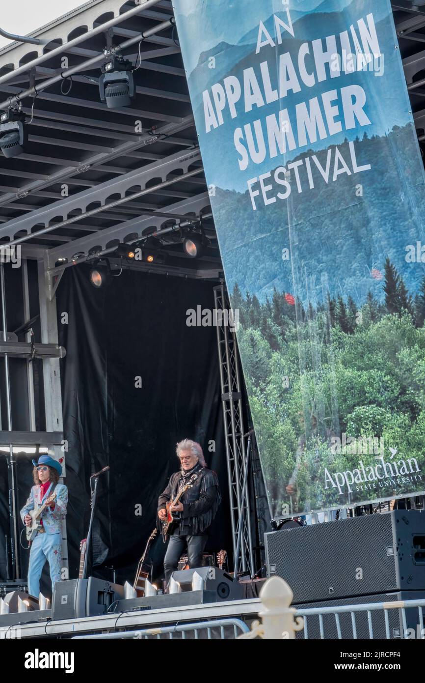 Marty Stuart and His Fabulous Superlatives perform an outdoor concert