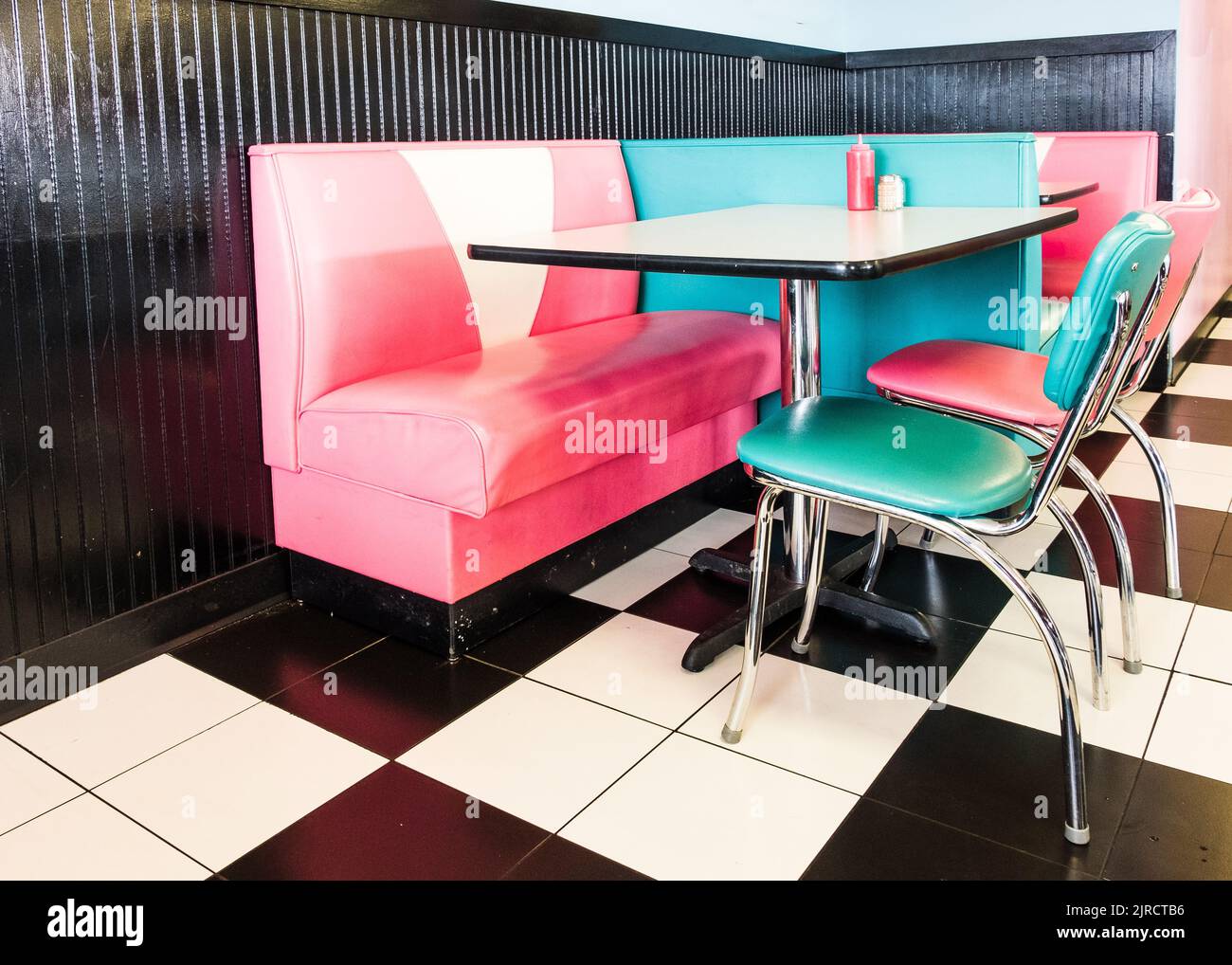 Shop interior 1950s hi-res stock photography and images - Alamy